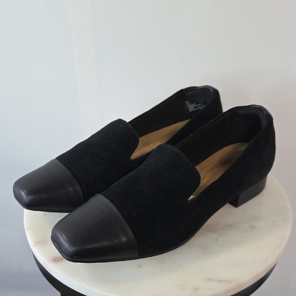 Clarks Shoes - Clarks Black Loafers with Cap Toe   Size 10